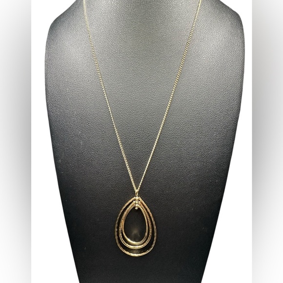 Avon Jewelry - Avon Oribelle Gold Tone Pendant Necklace 2011 Box Included Layer Classic Dainty